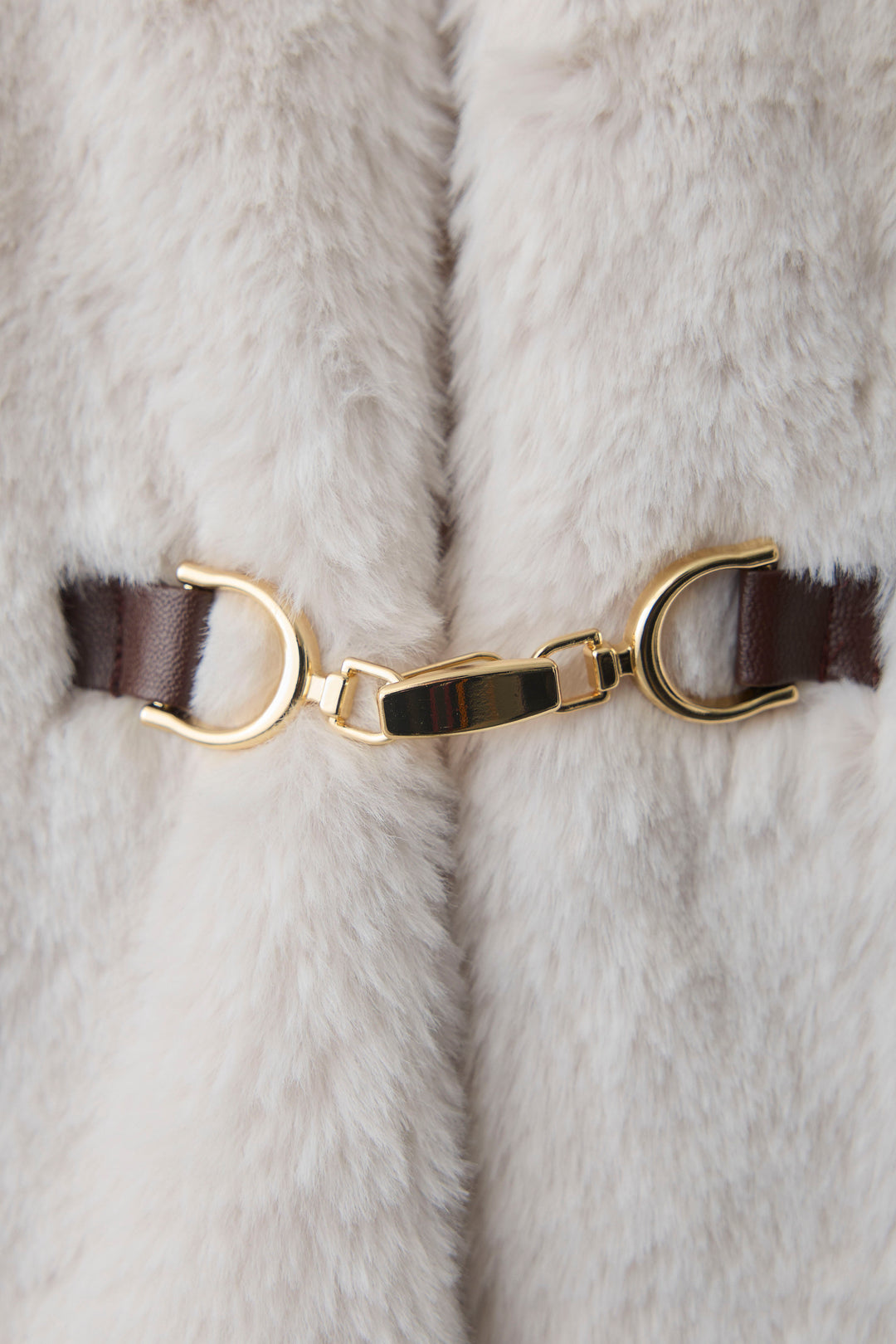 [予約]ビット付きフェイクファーコート