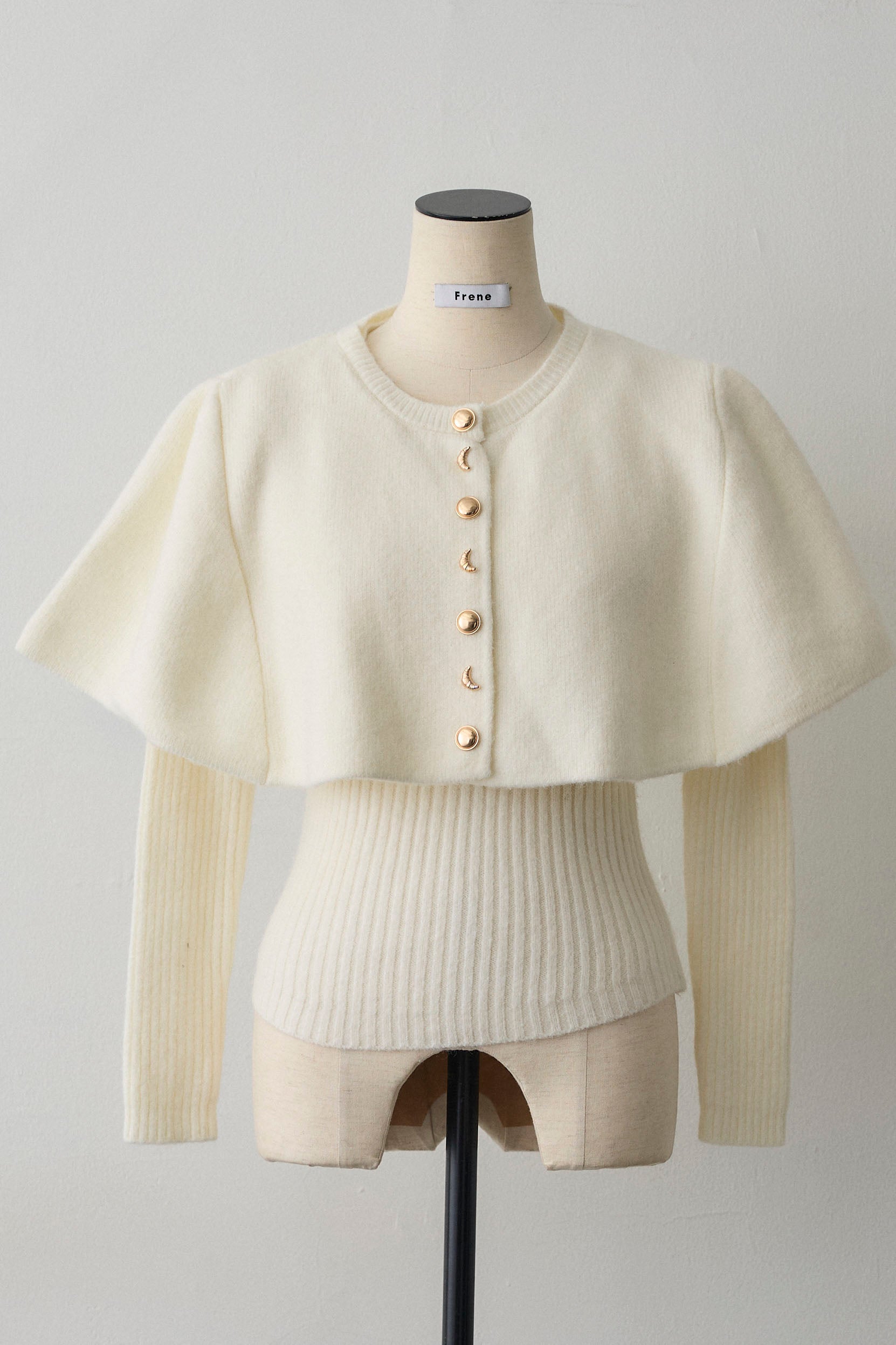 ★美品★ ウール混2WAYケープニット　ボタン付き　Free　グレージュ ウール混2WAYケープニット ボタン付き Free グレージュ - メルカリ