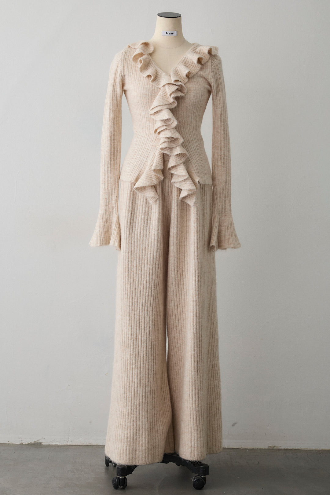 [予約]フロントフリル美ラインニットセットアップ