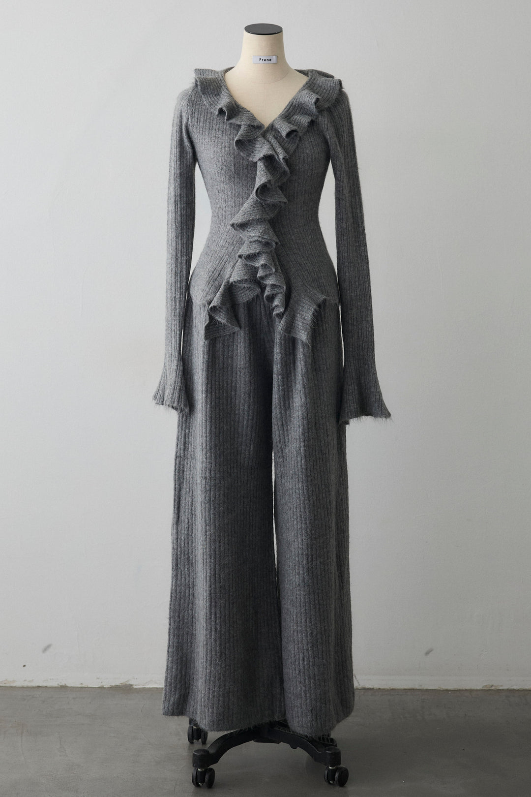 [予約]フロントフリル美ラインニットセットアップ