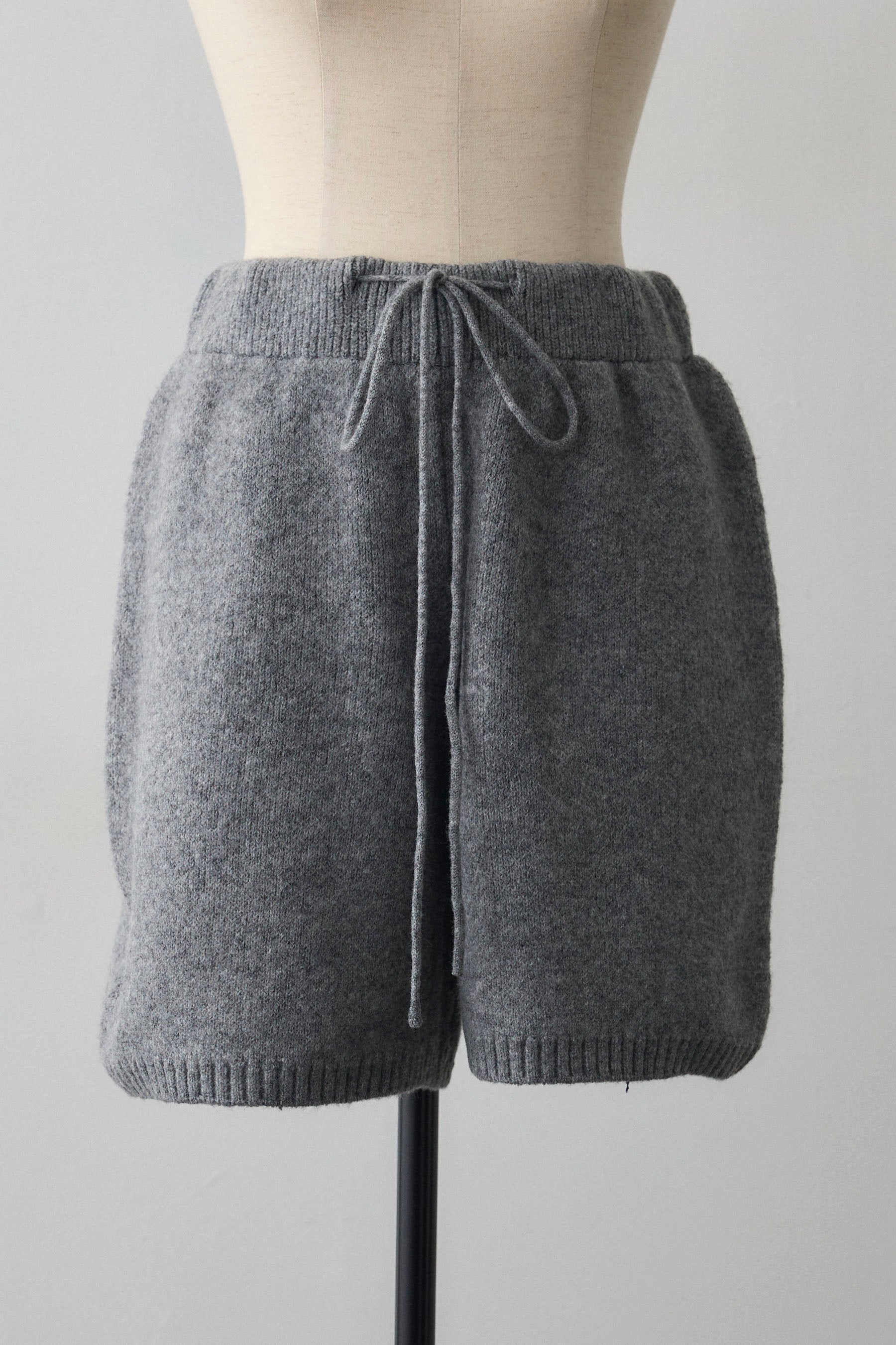予約]メランジニットショートパンツ – Frene