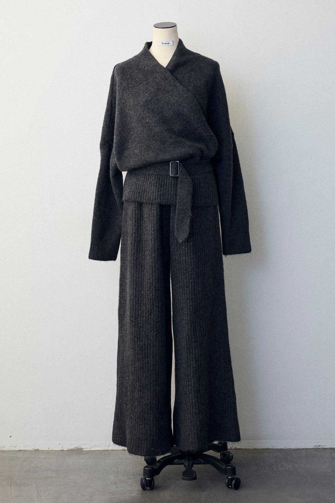 [予約]カシュクール美ラインニットセットアップ