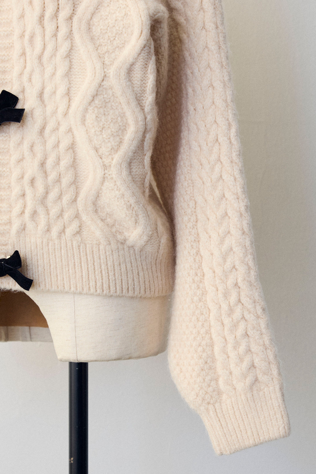 [予約]ベロアリボンケーブルニットカーデ