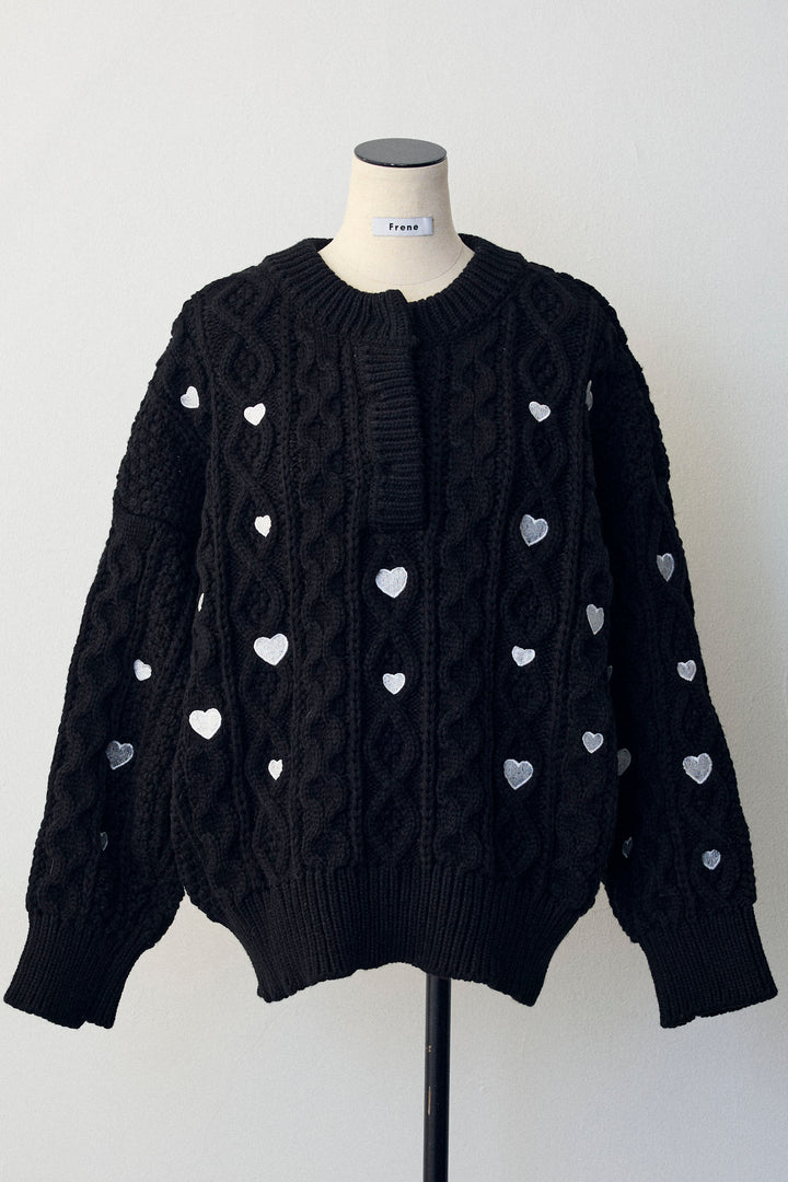 [予約]ハート刺繍ケーブルデザインニット