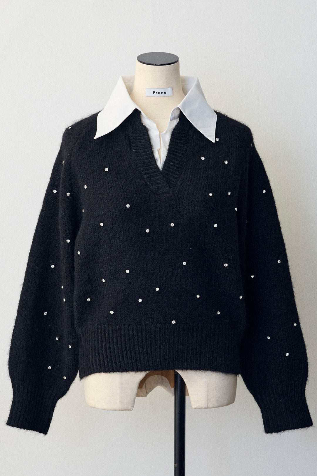 [予約]シャツ襟ラインストーンニットPO