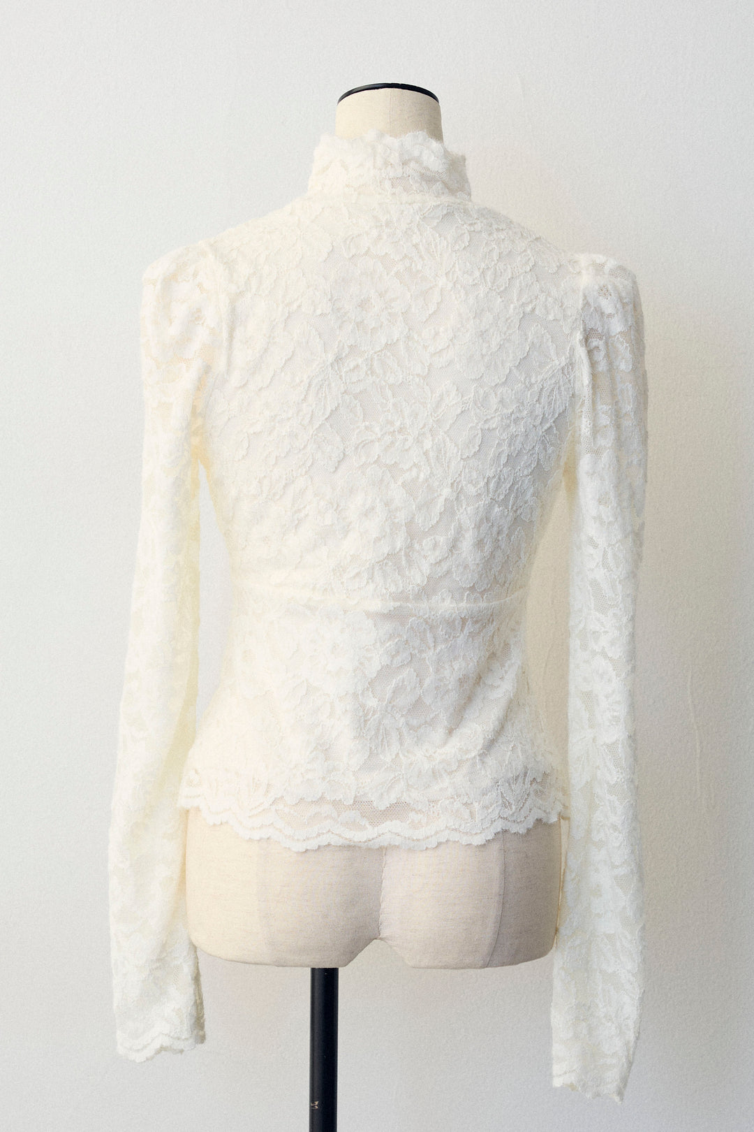 [予約]クラシカルレースハイネックトップス