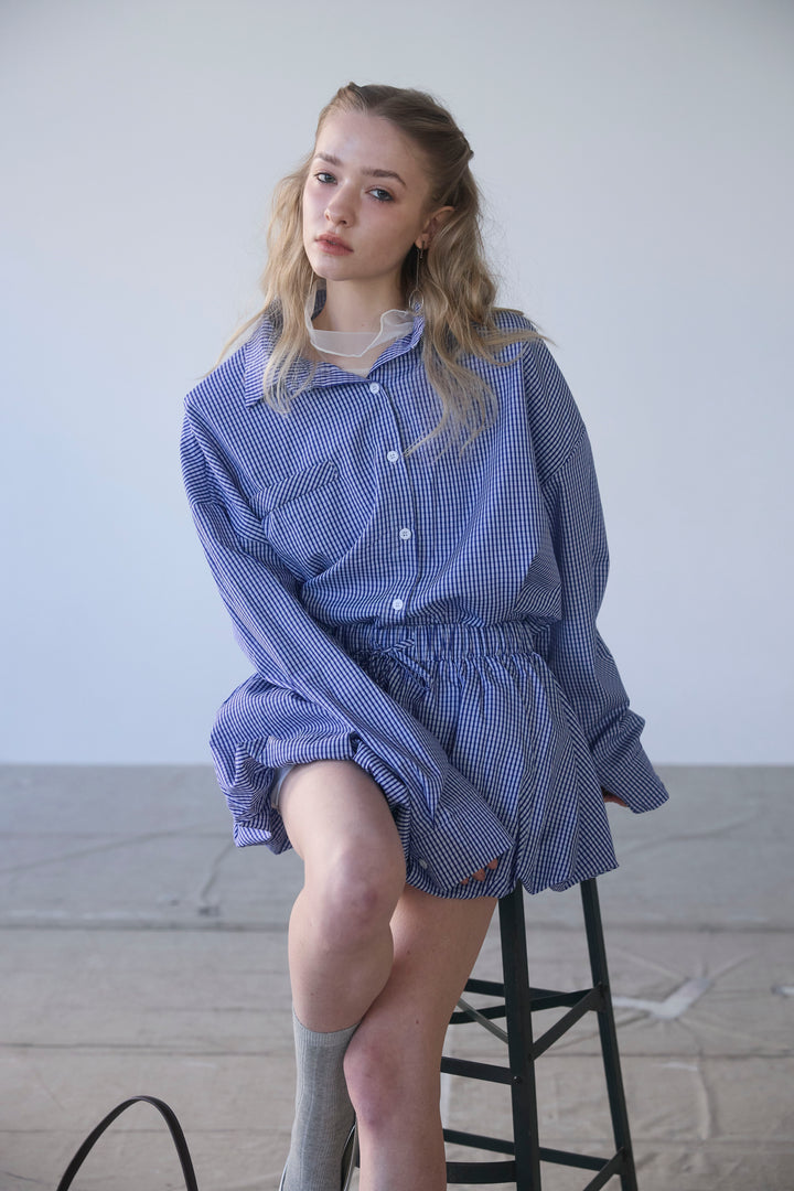 [予約]ハイネックシアーフリルヘムトップス