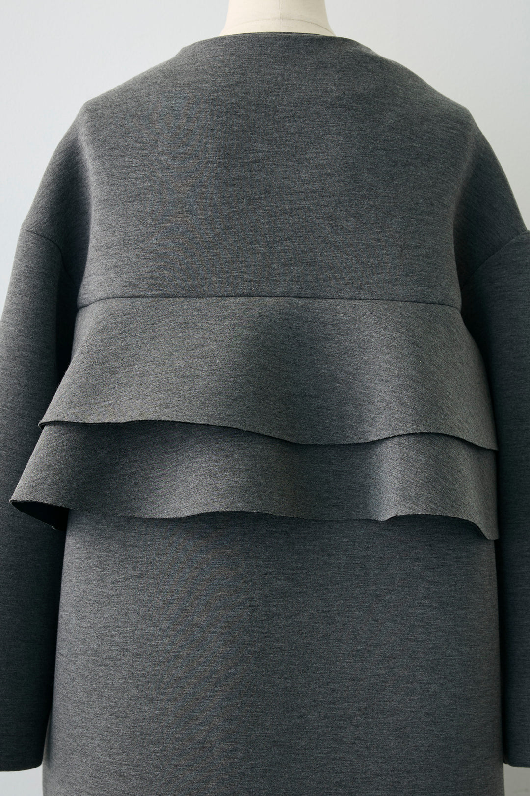 [予約]バックフリルボンディングノーカラーコート