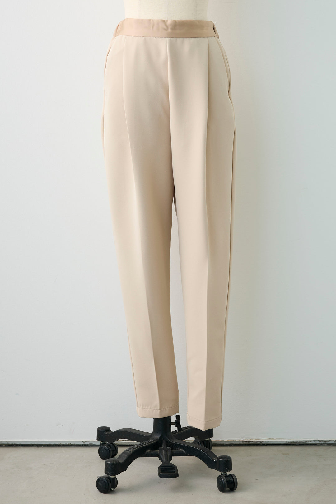 [予約]ウエストサテン切替テーパードパンツ