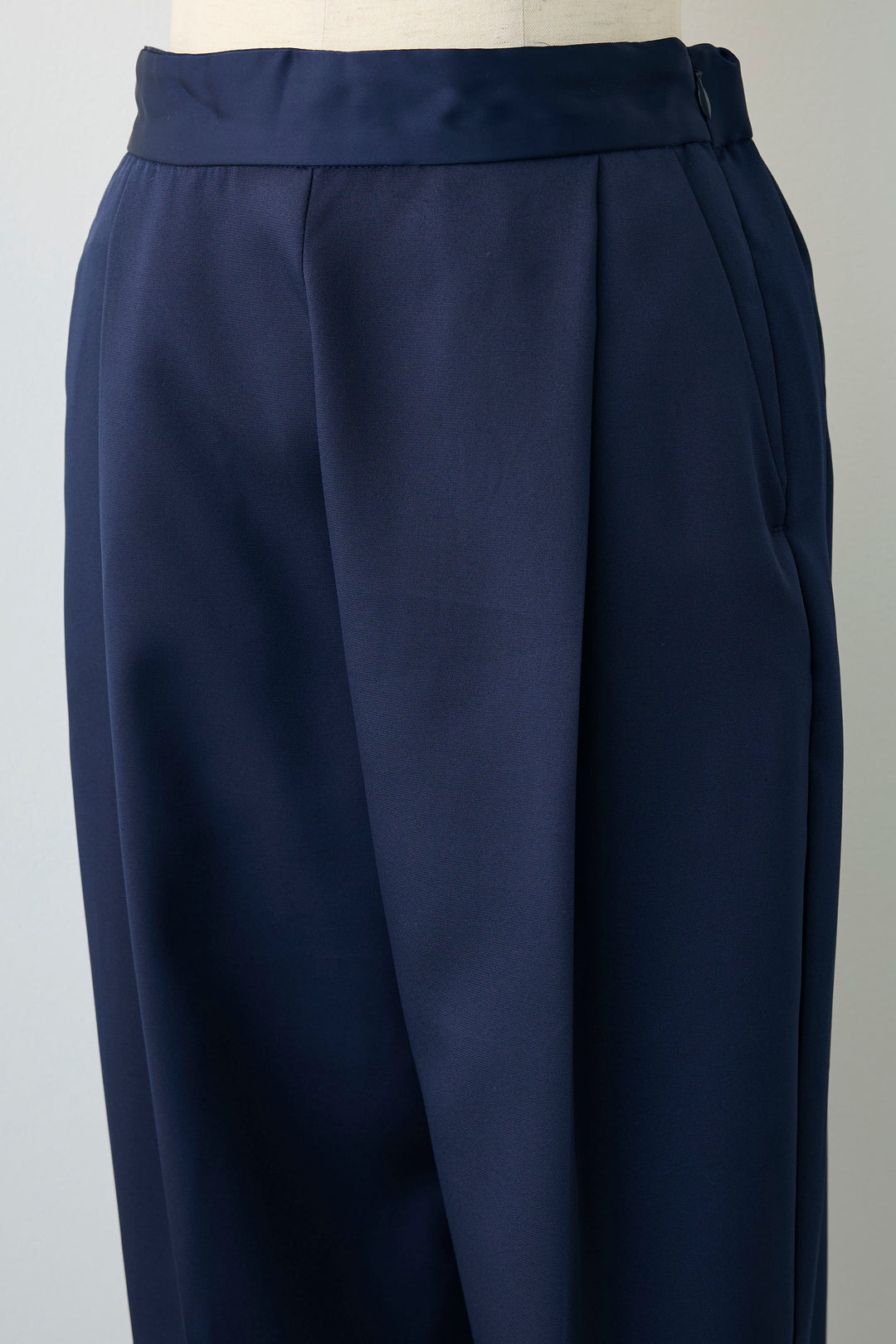 [予約]ウエストサテン切替テーパードパンツ