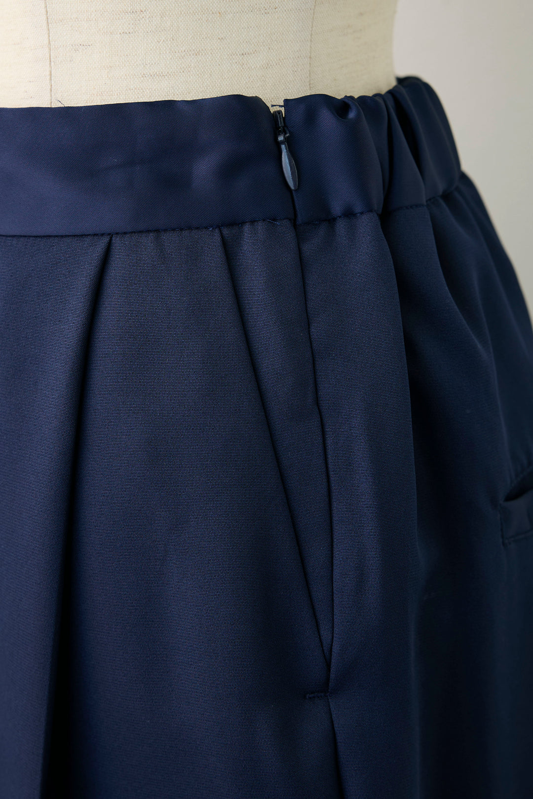 [予約]ウエストサテン切替テーパードパンツ