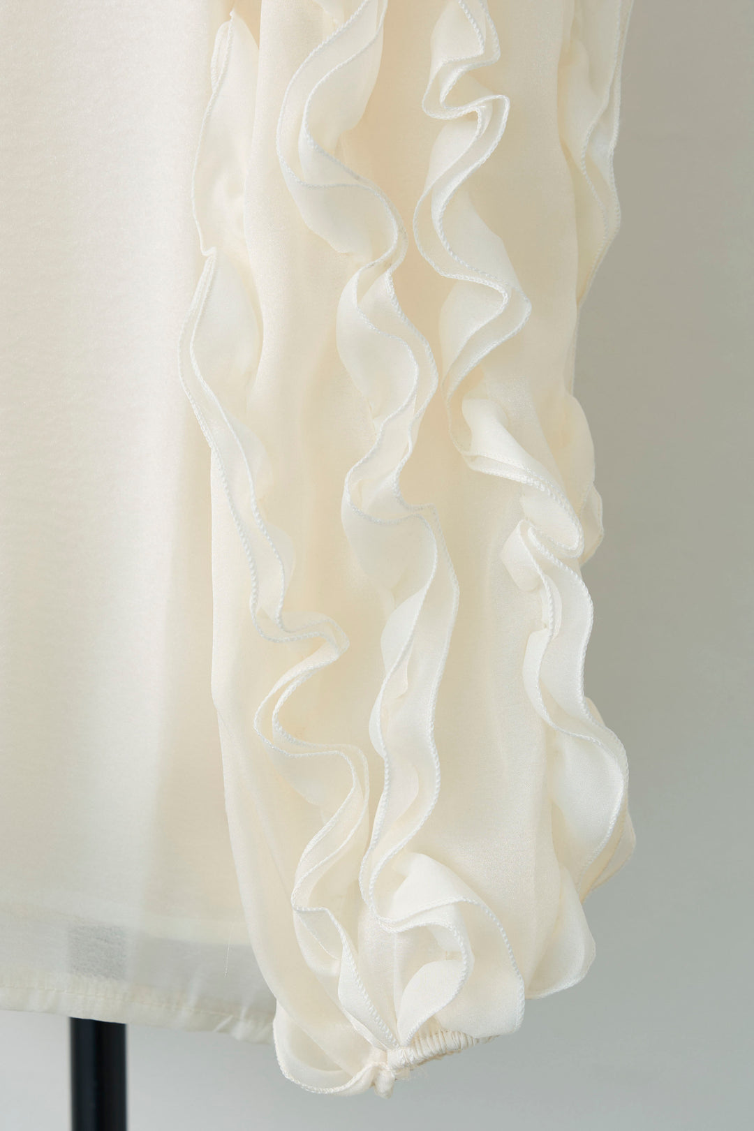 [予約]エアリーフリルブラウス