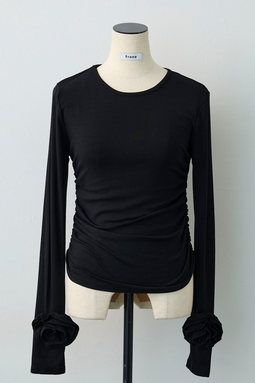 [予約]フラワーモチーフポイントカットトップス