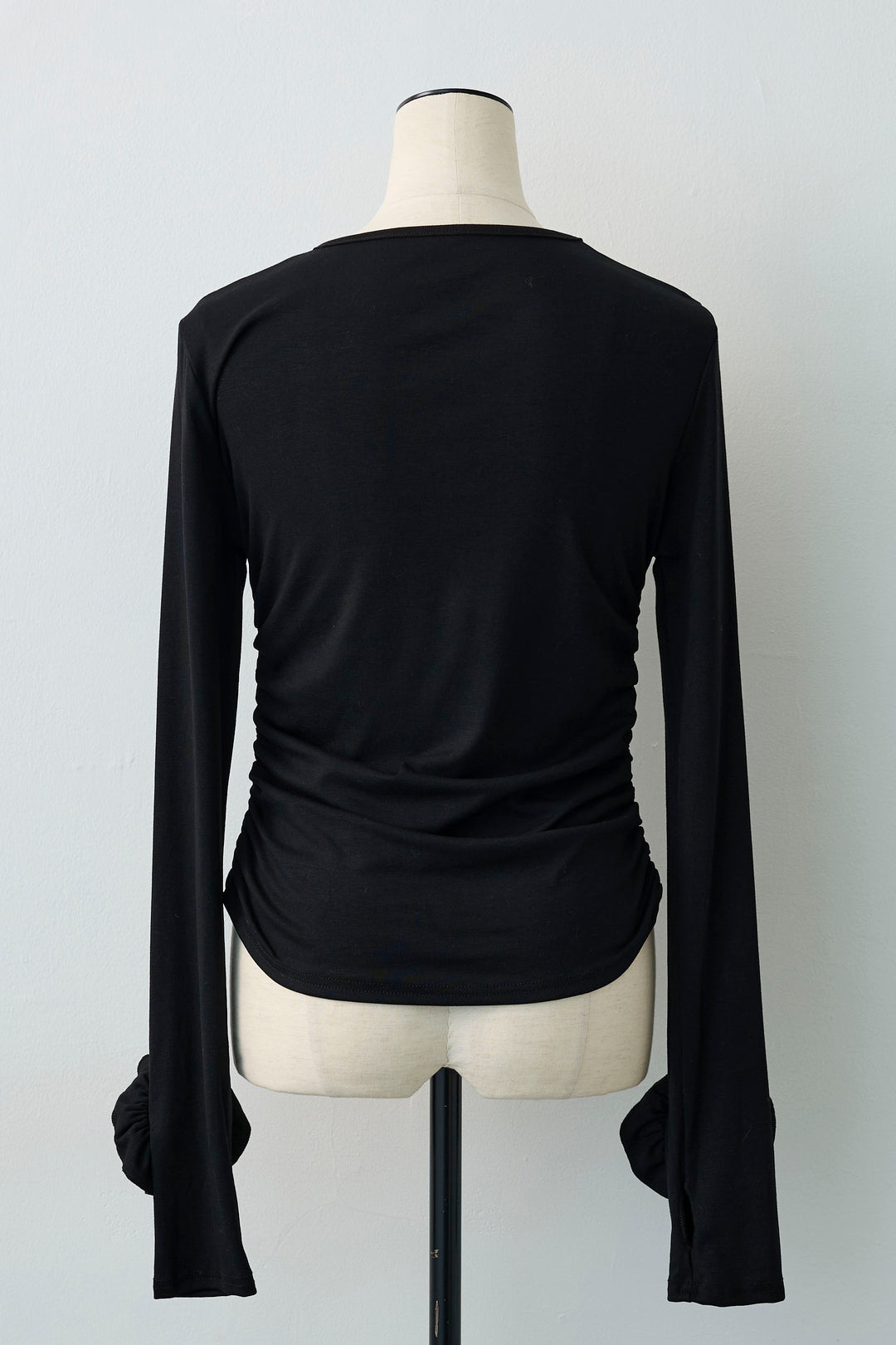 [予約]フラワーモチーフポイントカットトップス