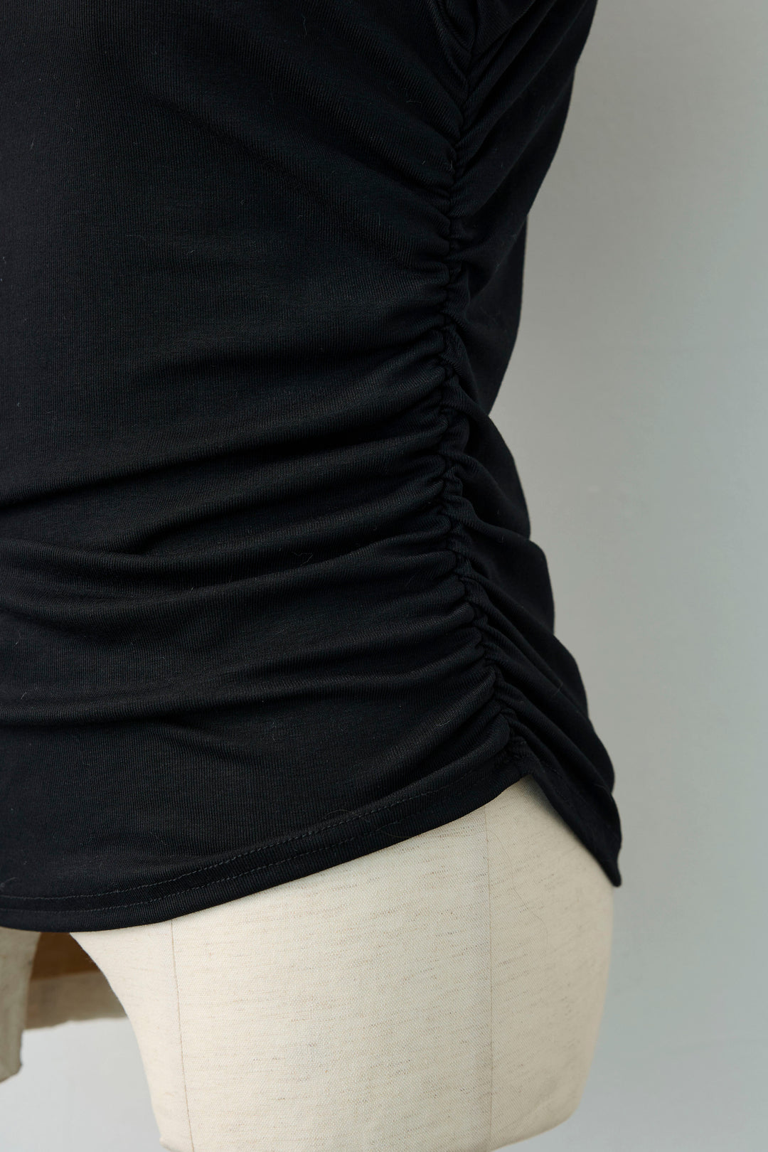 [予約]フラワーモチーフポイントカットトップス