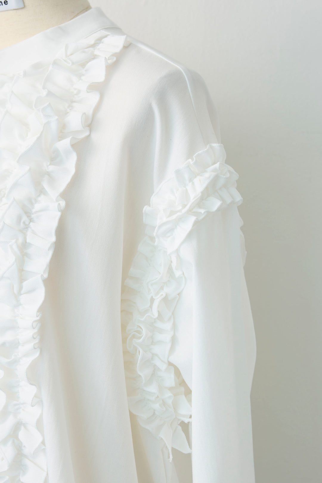 [予約]Iラインフリルホイップブラウス