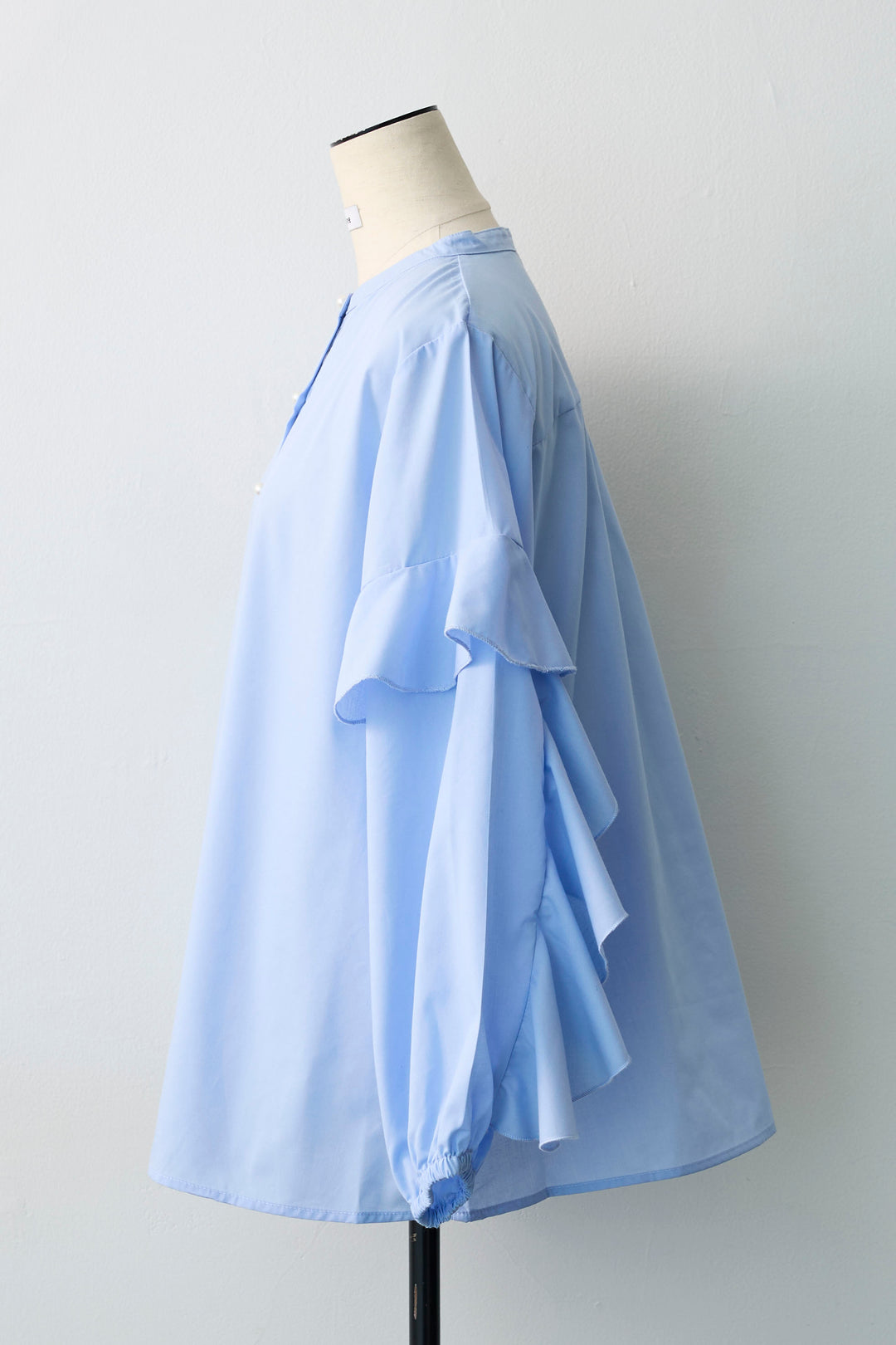 [予約]ティアードフリルスリーブパールボタンブラウス