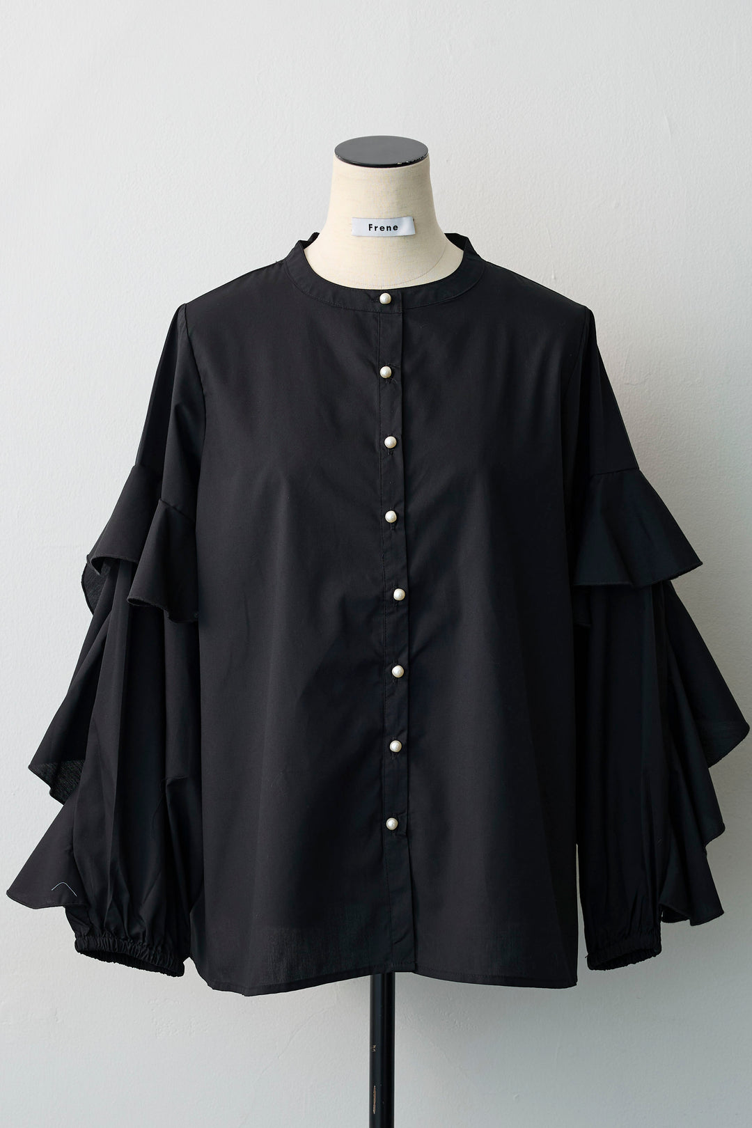 [予約]ティアードフリルスリーブパールボタンブラウス