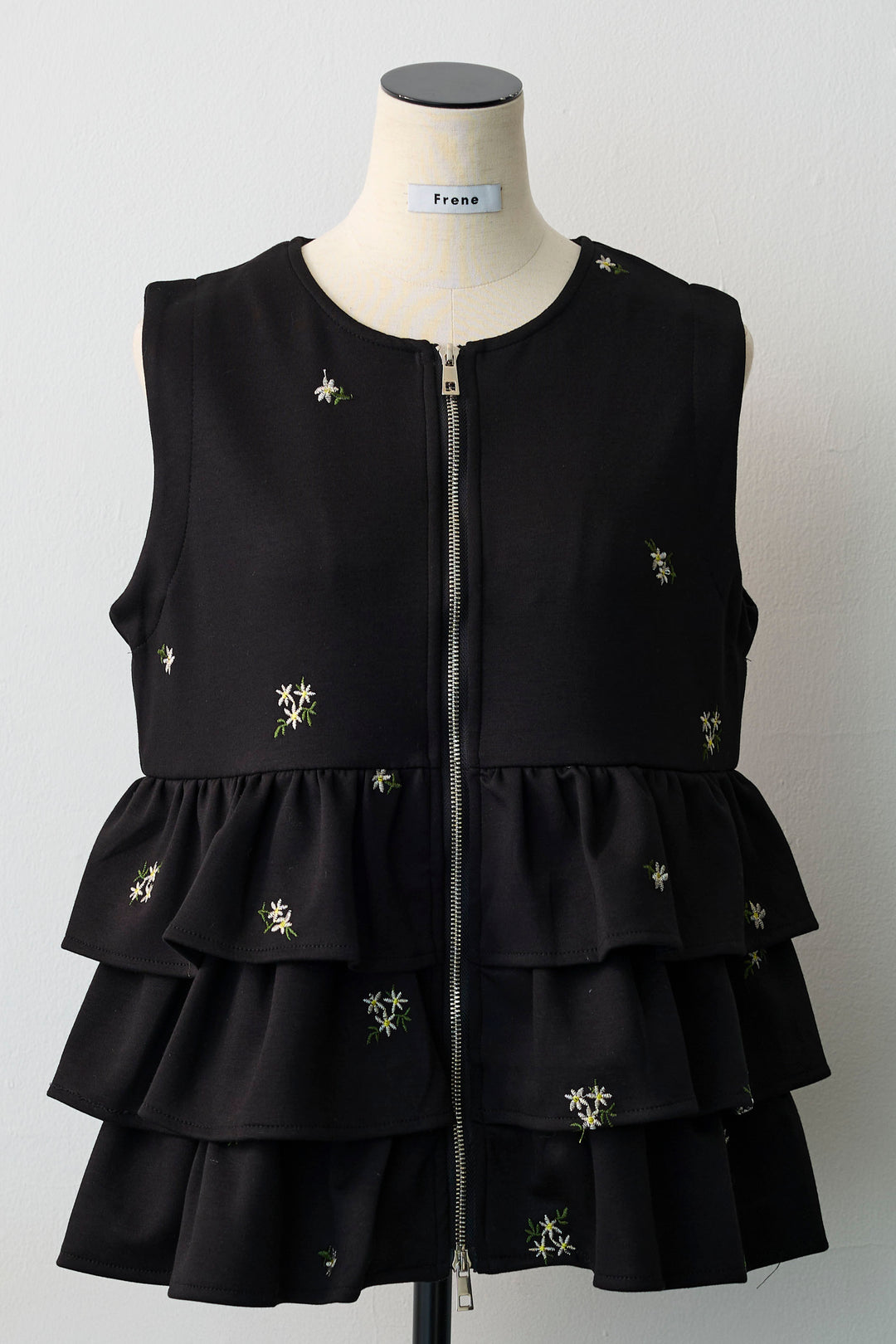 [予約]フラワー刺繍ティアードポンチベスト