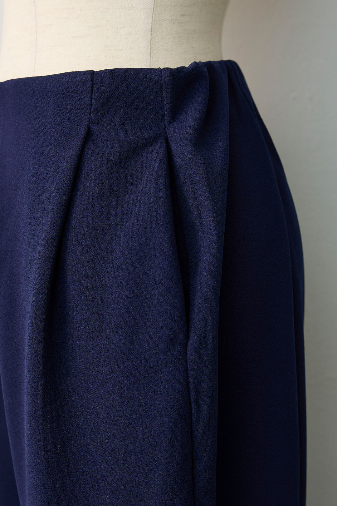 [予約]スリムテーパードパンツ