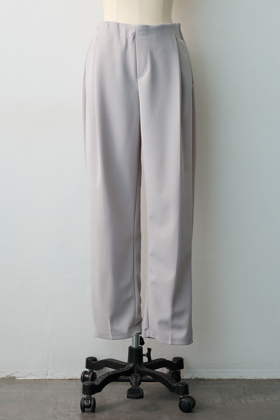 [予約]スリムテーパードパンツ