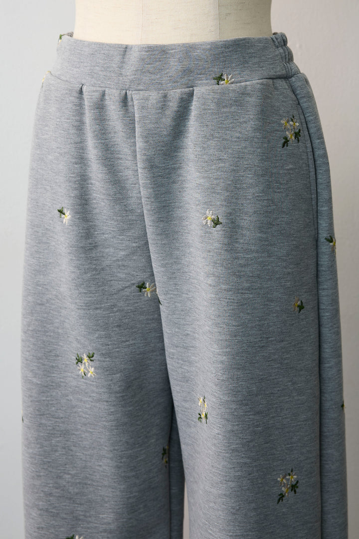 [予約]フラワー刺繍ストレートポンチパンツ