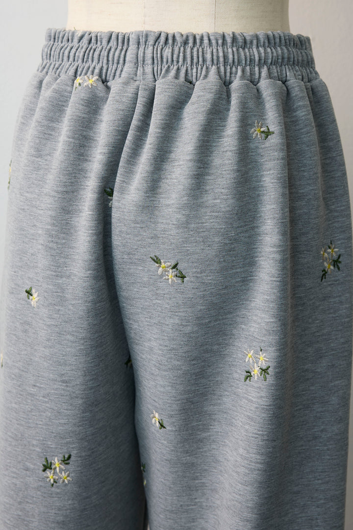 [予約]フラワー刺繍ストレートポンチパンツ
