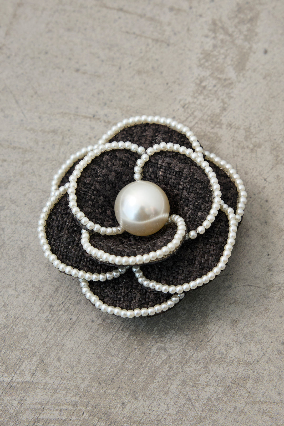 [予約]モノトーンフラワーコサージュ