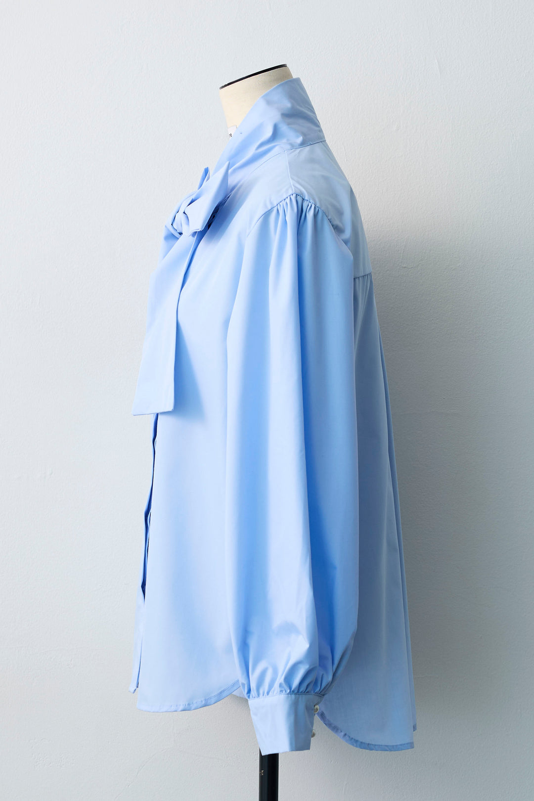 [予約]ビッグリボンボウタイベーシックブラウス