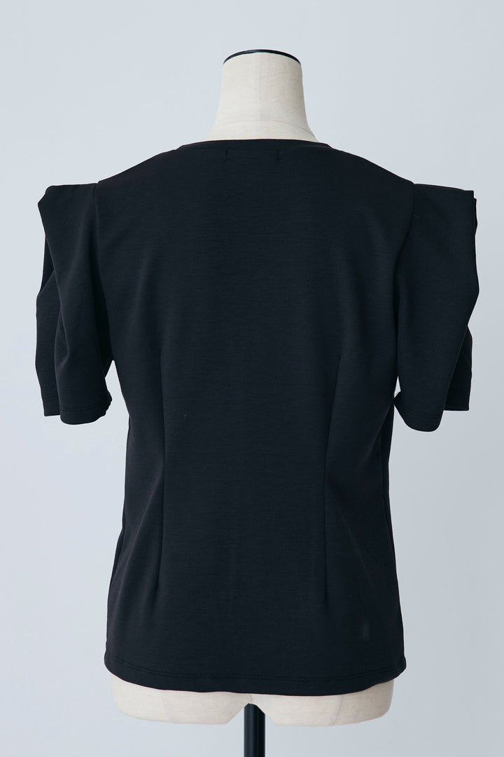 [予約]スクエアショルダーデザインカットトップス