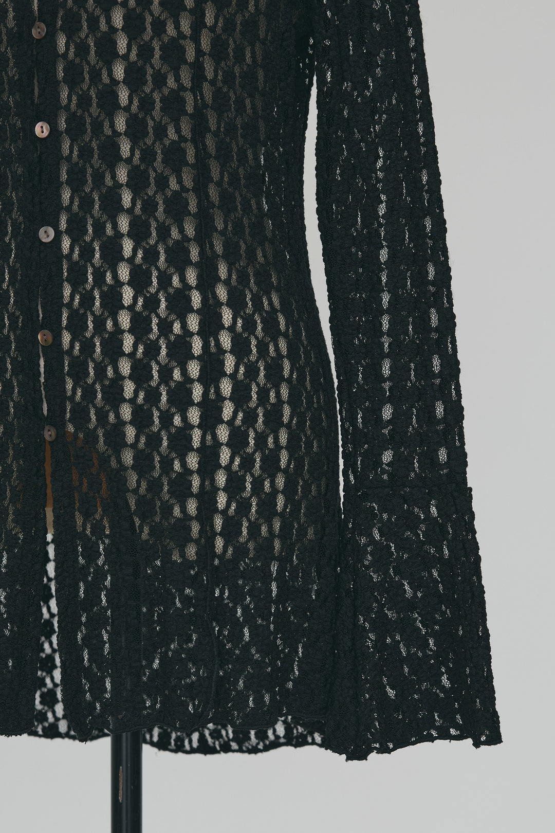 [予約]カットレースフラワーVネックカーデ