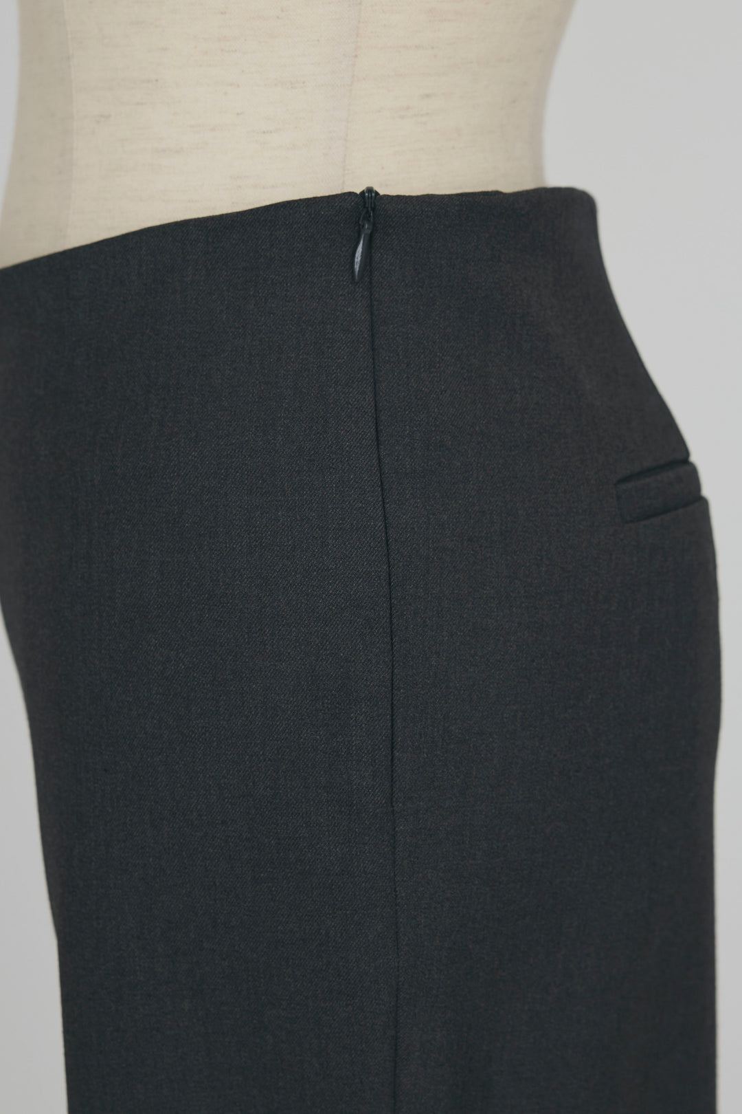 [予約]美脚セミフレアパンツ