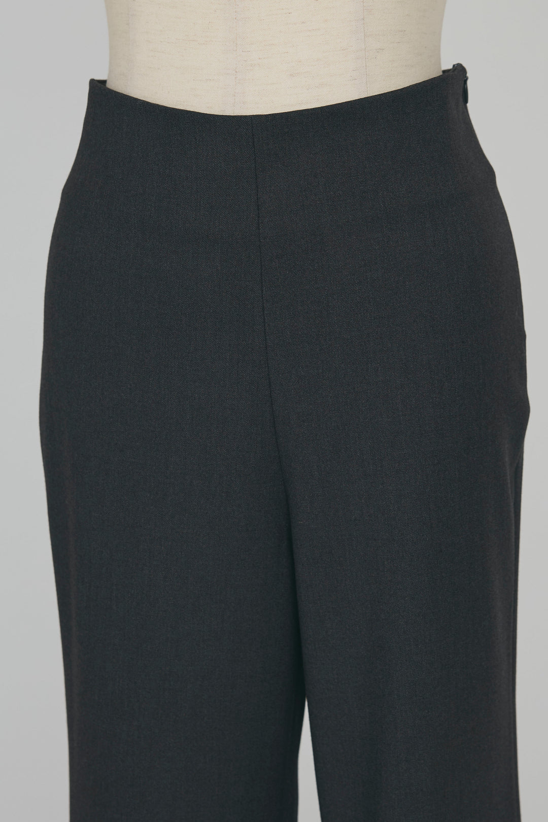 [予約]美脚セミフレアパンツ