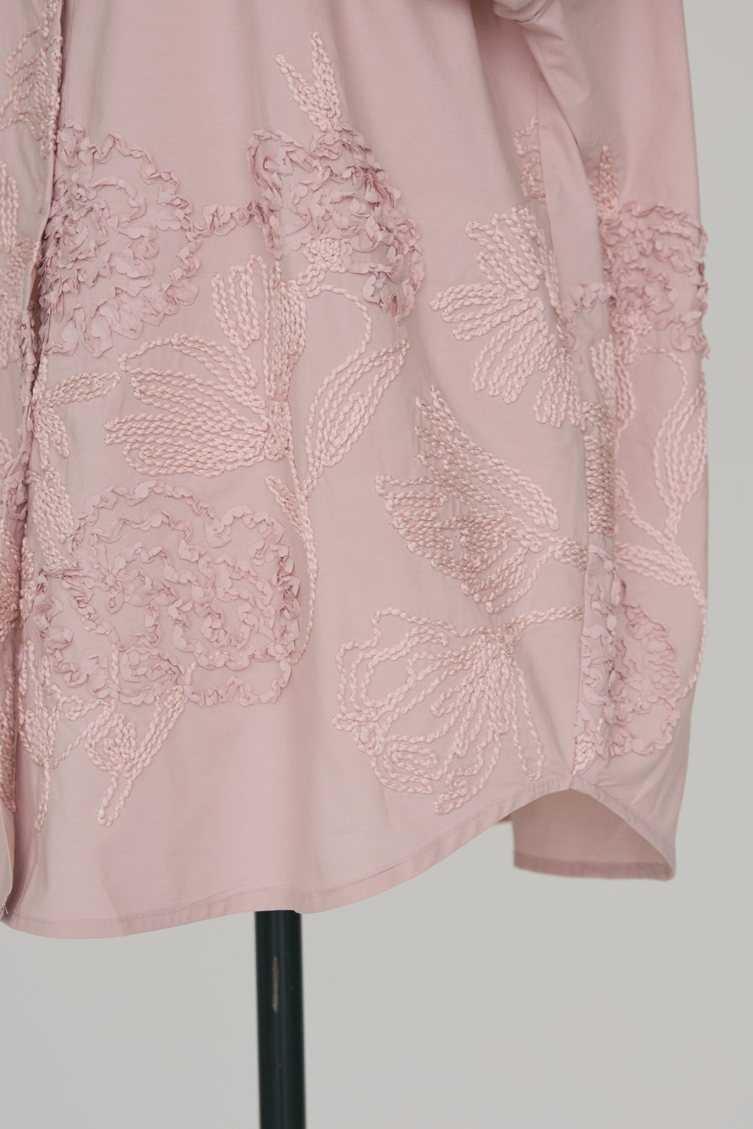 [予約]フラワー刺繍モチーフオーバーシャツ