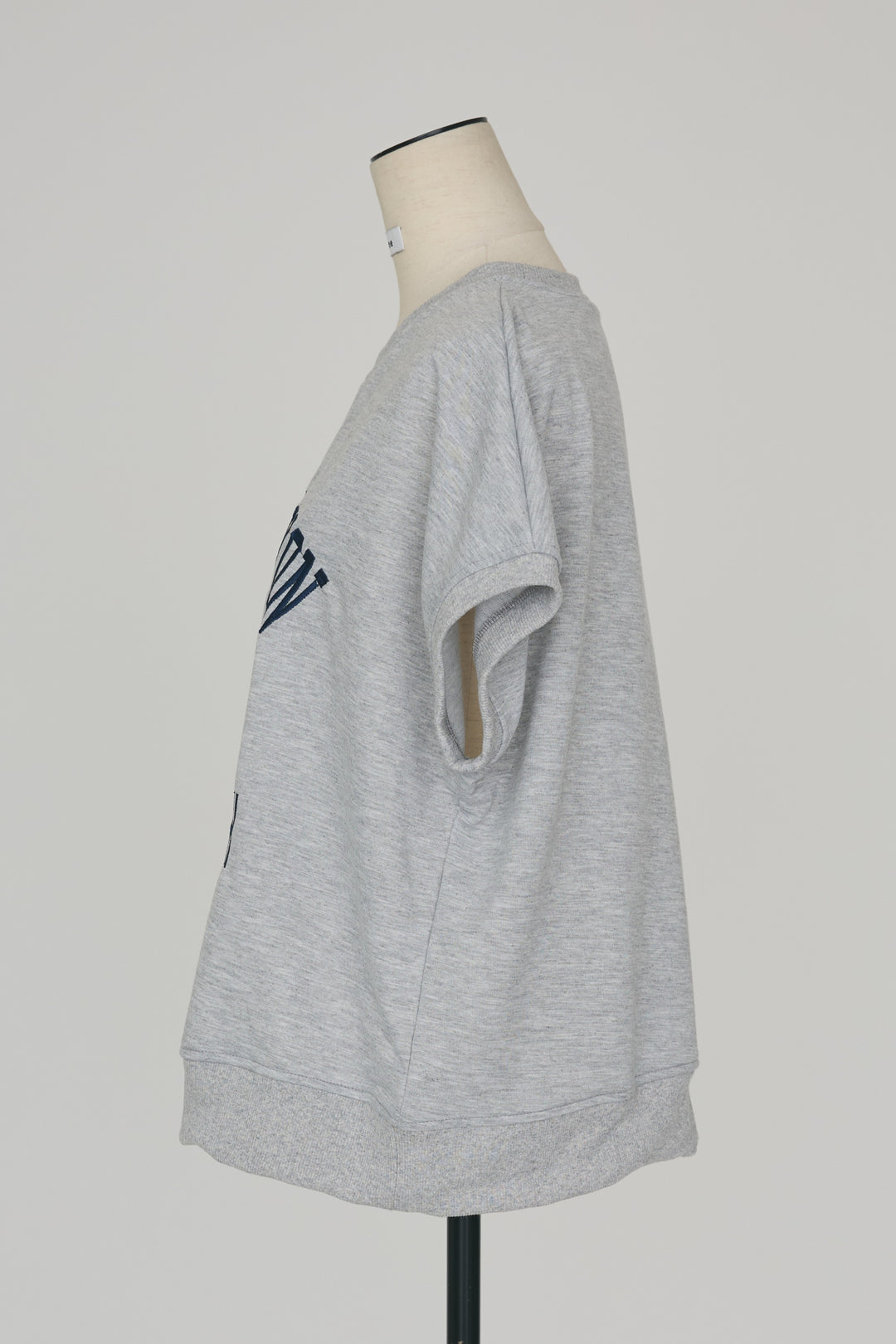 [予約]ロゴ刺繍デザインリブカットT