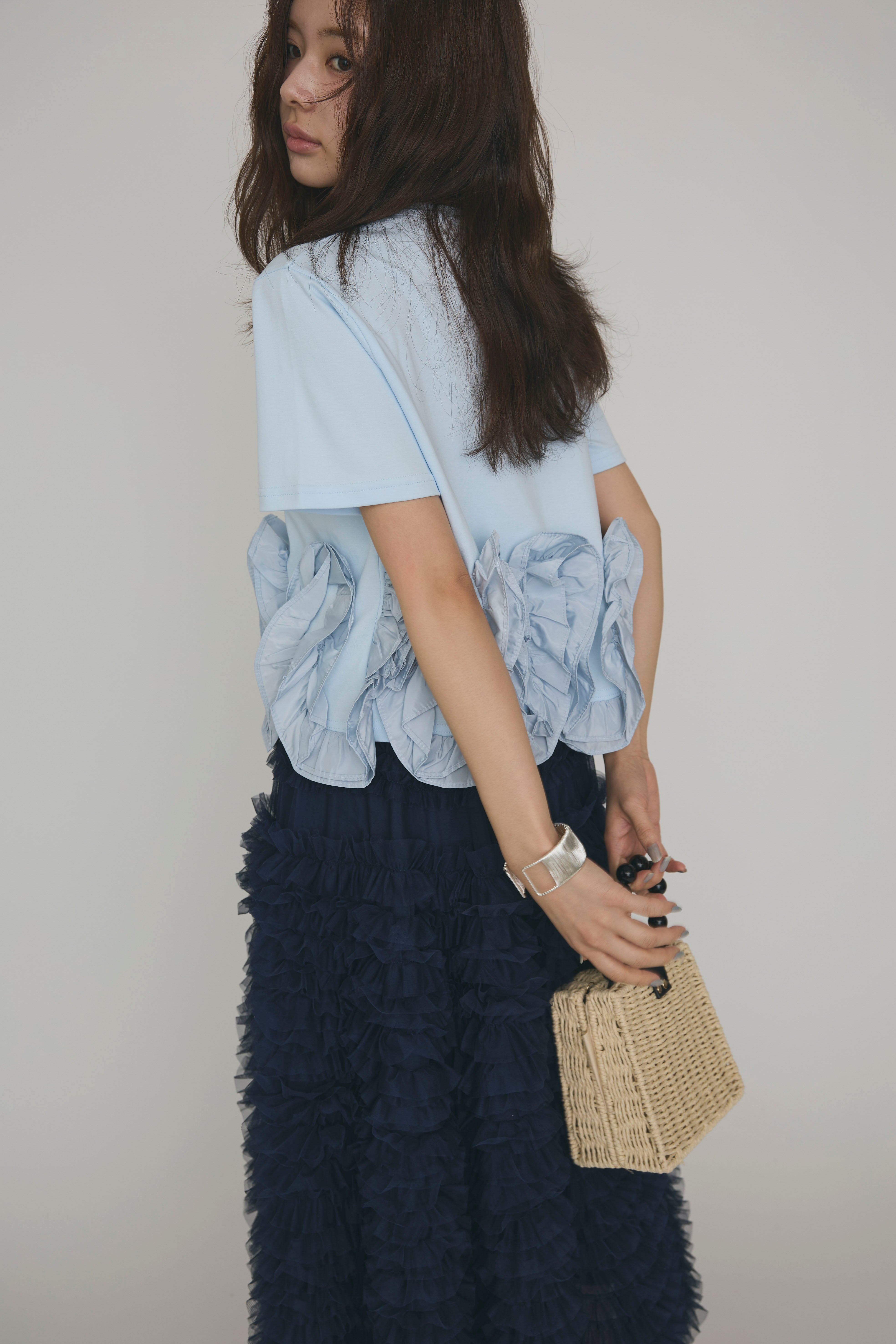 予約]フリルウェーブヘムカットTシャツ – Frene