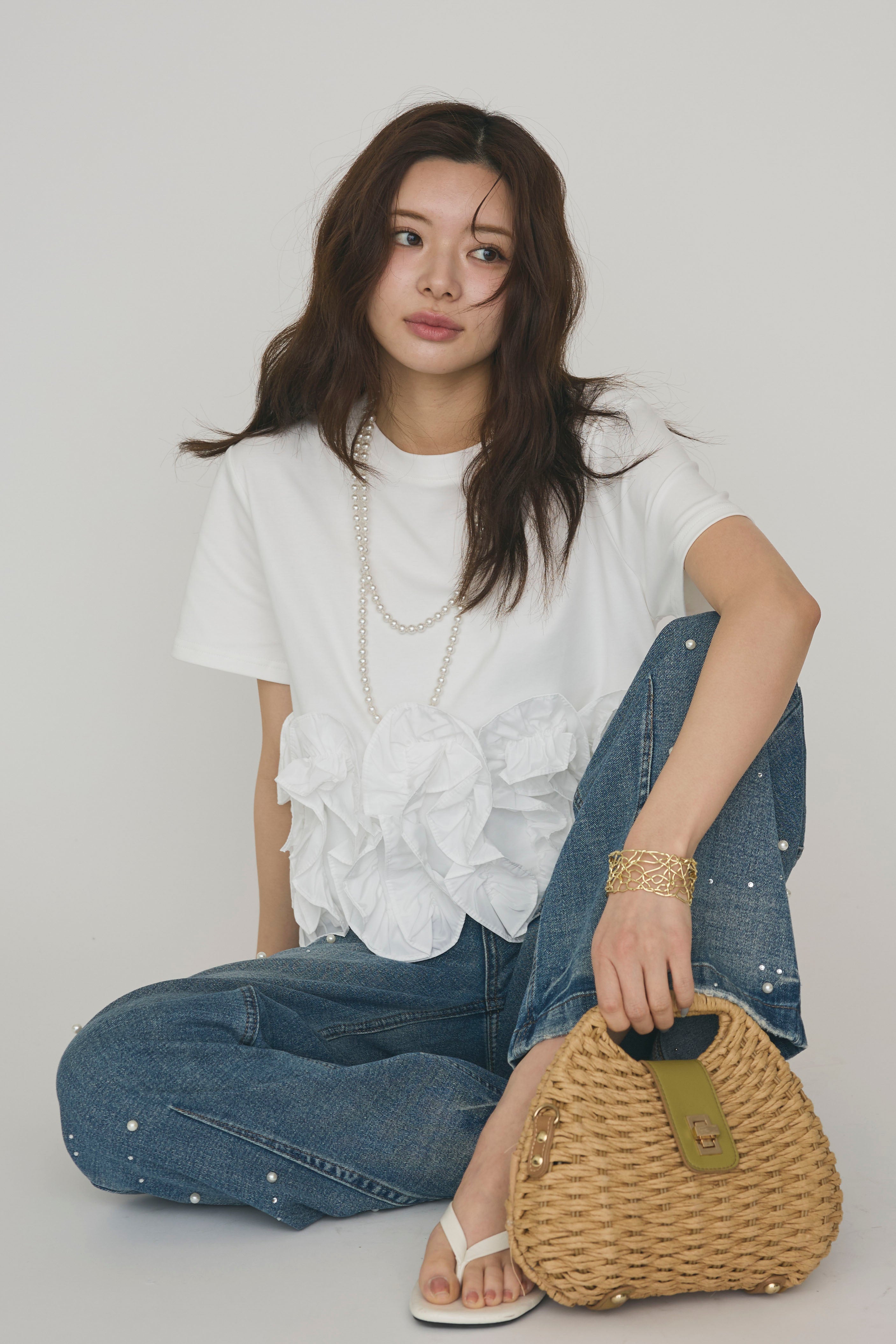 予約]フリルウェーブヘムカットTシャツ – Frene