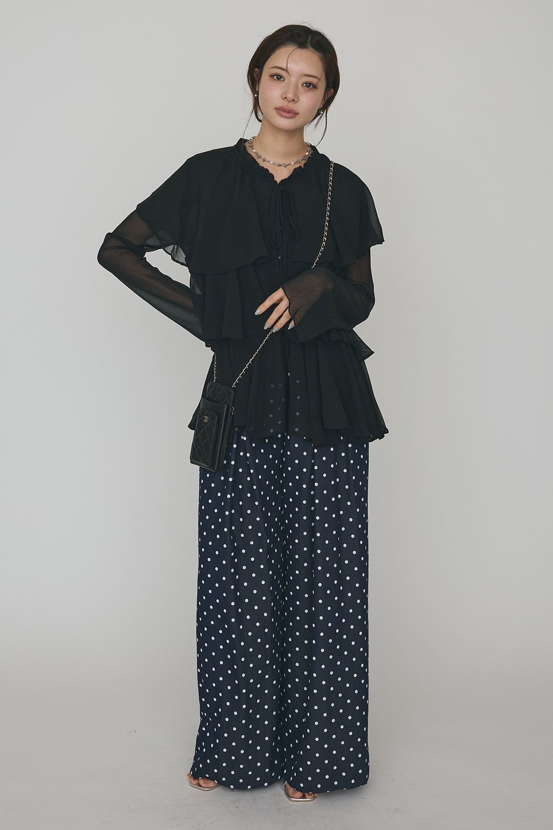 [予約/SET]エアリーシフォンティアードブラウス+ハイウエストドットデニムパンツ(2set)