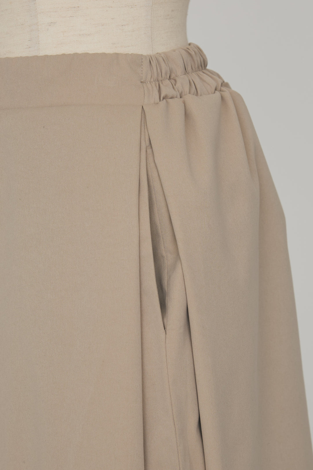 [予約]フロントサイドタックワイドパンツ