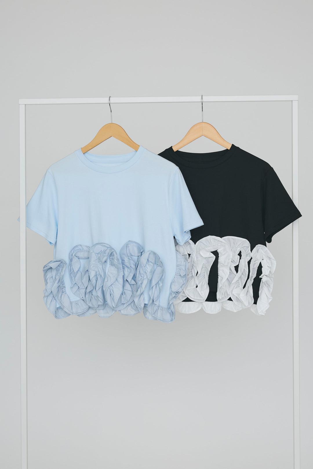 [予約/SET]フリルウェーブヘムカットTシャツ+フリルウェーブヘムカットTシャツ(2set)