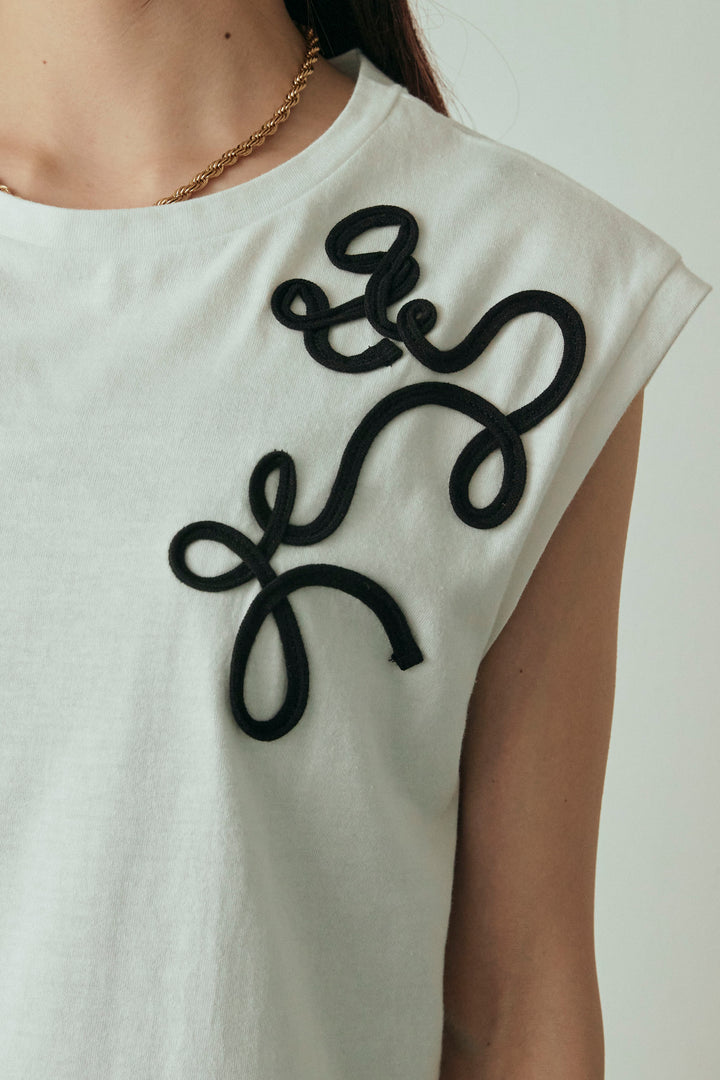 [予約]コード刺繍フレンチスリーブTシャツ