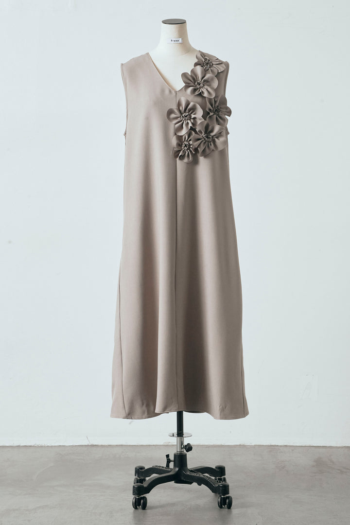 [予約]アシメフラワーモチーフVネックワンピース