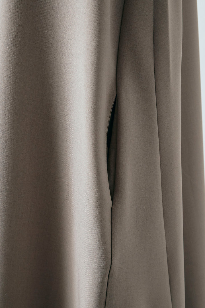 [予約]アシメフラワーモチーフVネックワンピース