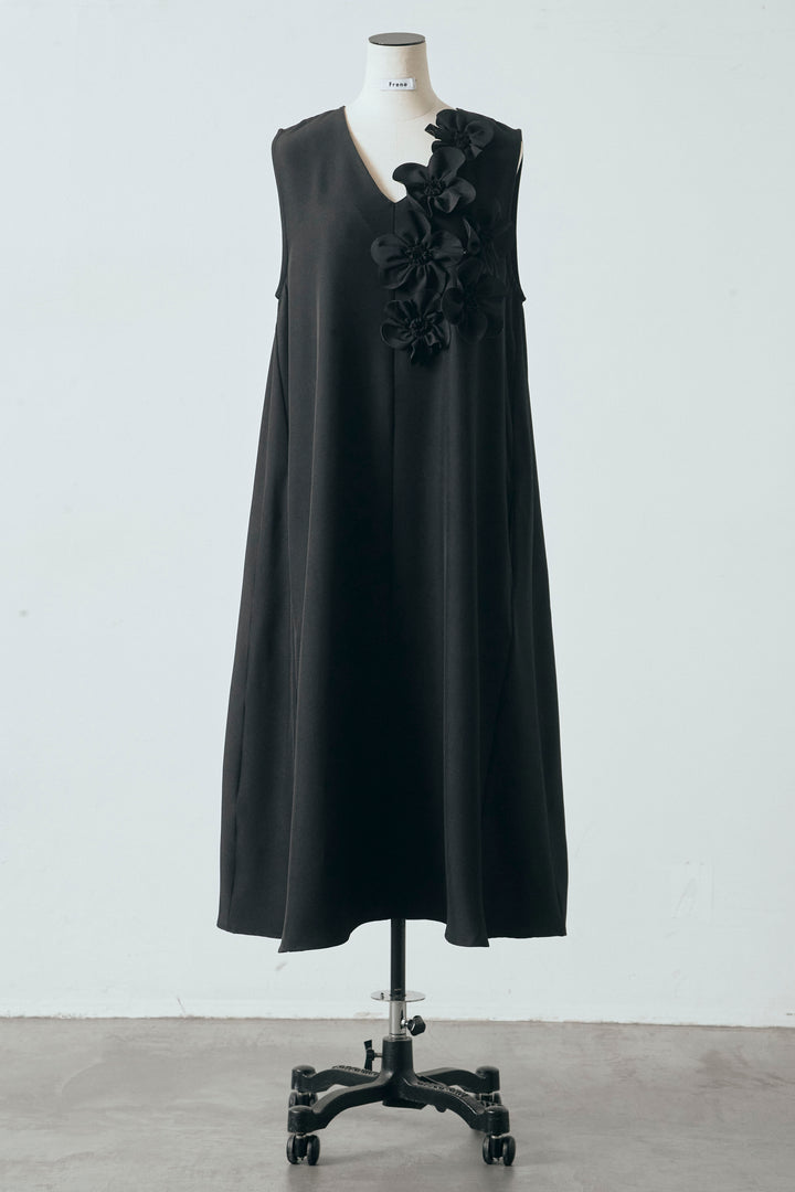 [予約]アシメフラワーモチーフVネックワンピース