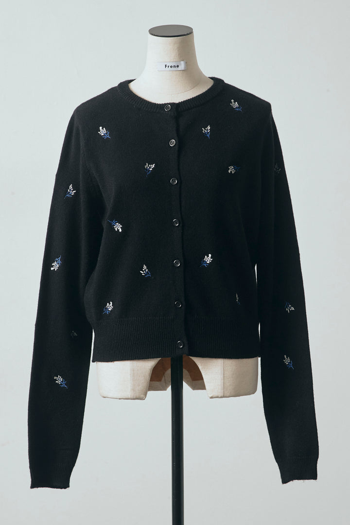 [予約]ニュアンスフラワー刺繍クロップドニットカーデ