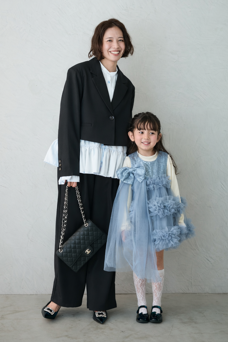 [予約/親子SET][kids]スパンコールリボンホイップチュールワンピセット+フリルヘムスリーブブラウス+クロップドマニッシュシンプルジャケット+ツイルシンプルストレートパンツ(4set)