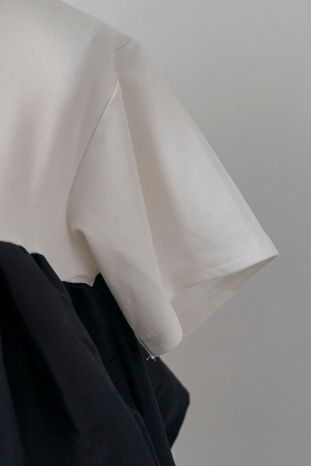 [予約]ナイロンフリルドッキングTシャツ