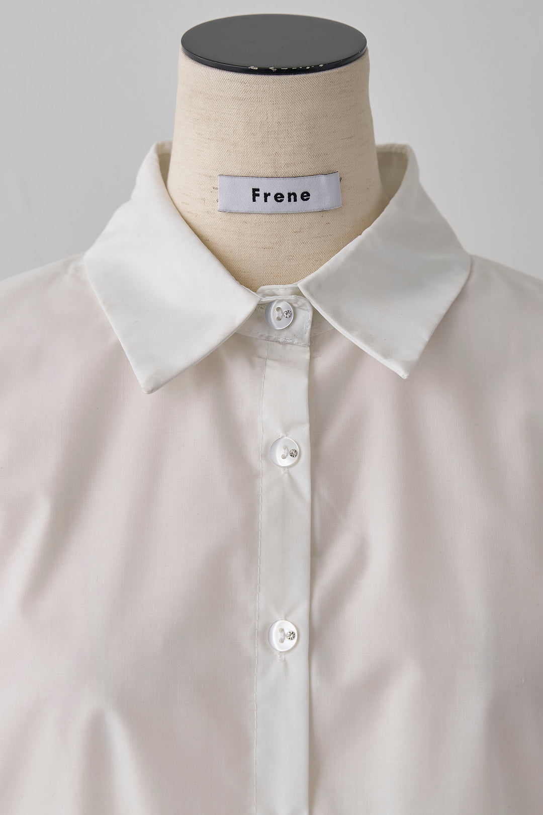 [予約]フリルヘムショート丈シャツ