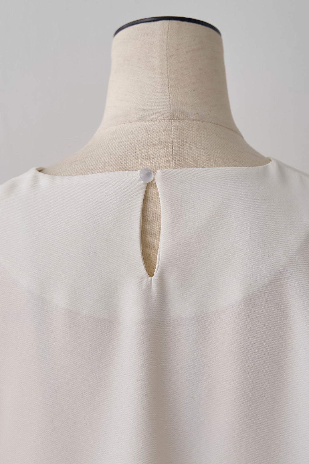 [予約]フリルスリーブプルオーバーブラウス