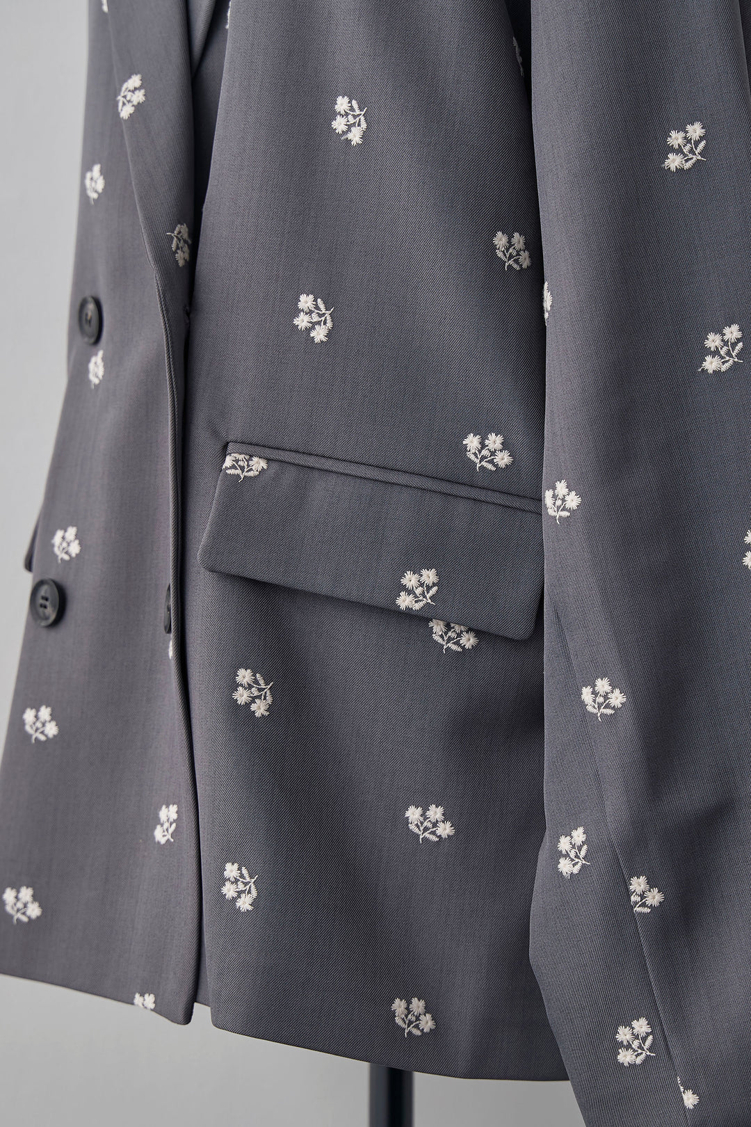 [予約]フラワー刺繍ツイルテーラードジャケット